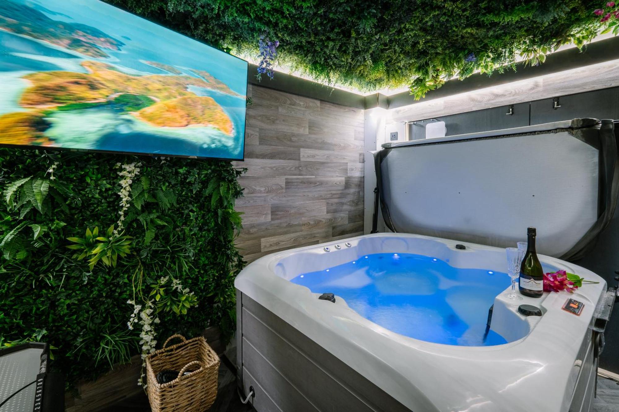 Rockside - Luxury 1 Bedroom Home With Hot Tub, Central Location, Parking And Pet Friendly 윈더미어 외부 사진